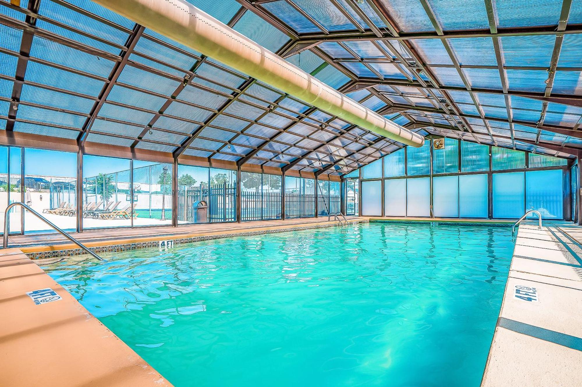 Couples Paradise & Retreat On The 18Th Branson Habitación foto